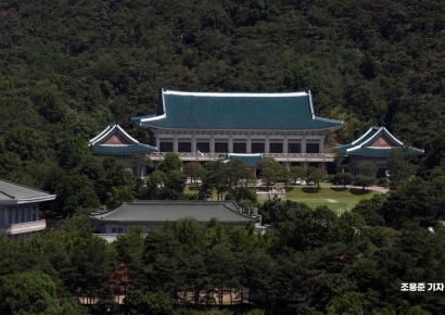 청와대 "노인 무임승차 제한, 고려하지 않는다"(종합)