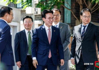 [포토] 인사청문 사무실 도착한 김민석 국무총리 후보자