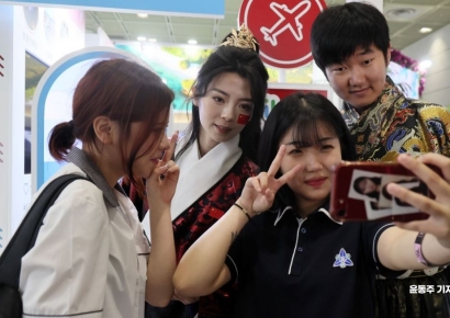 [포토] 국제관광전 찾은 관람객들