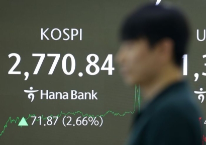 원·달러 환율, 8개월여 만에 1350원대로…약달러+외국인 증시 '사자'(상보)
