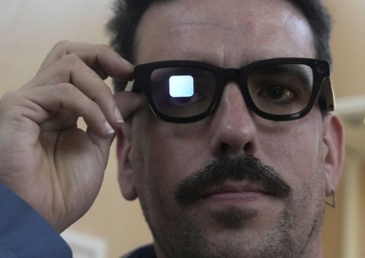 스마트 안경에 소형 마이크까지…中 유학생들, 토익 부정행위에 日 발칵