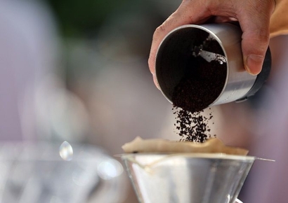 '건강한 노화 여성' 추적해보니…공통점은 '이 것' 마셨다