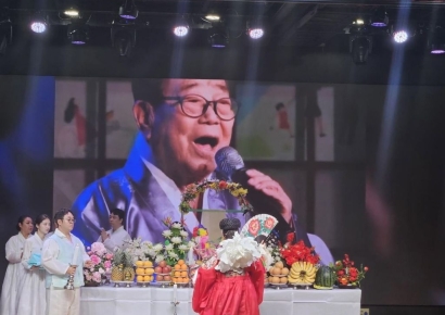 "이렇게 오니 얼마나 좋아"…국민 MC 송해 추모 3주년 탈상제