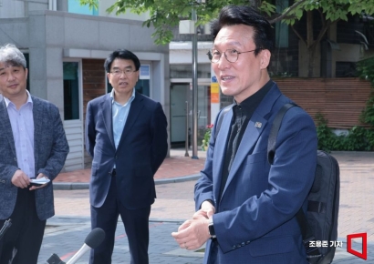 [포토] 출근길 취재진 질문 받는 김민석 후보자