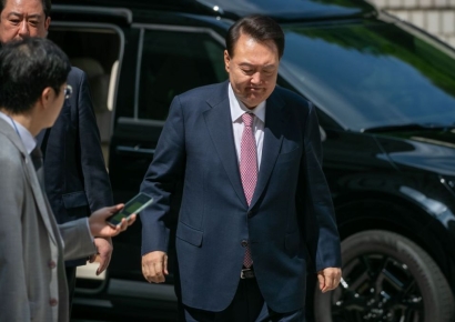 군 간부 "'문 부수고 들어가라' 지시 주체는 대통령"