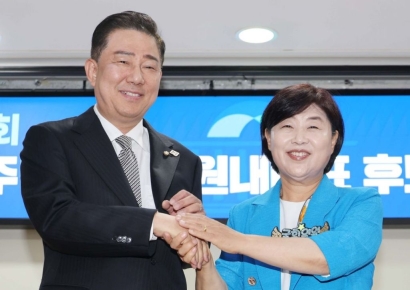 [포토] 與 원내대표 토론회… 서영교 “경제 회복” 김병기 “내란 종식”