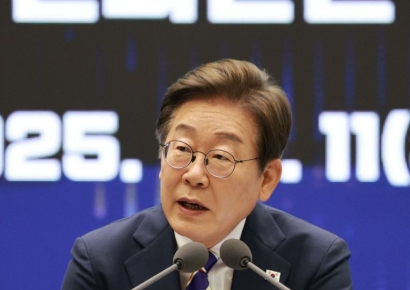 코스피 2900 터치…거래소 찾은 李대통령
