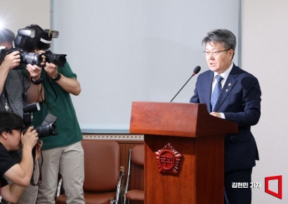 [포토] '리박스쿨' 관련 현안 보고하는 오석환 차관 