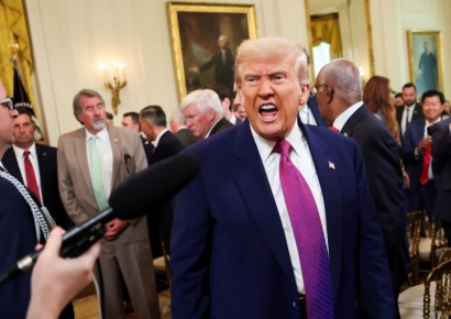 트럼프 "車관세, 머지않아 추가 인상할 수도"…25%서 상향하나