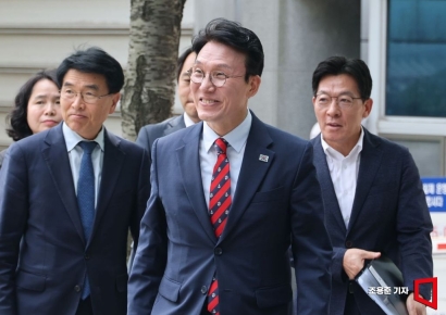 [포토] 출근하는 김민석 국무총리 후보자