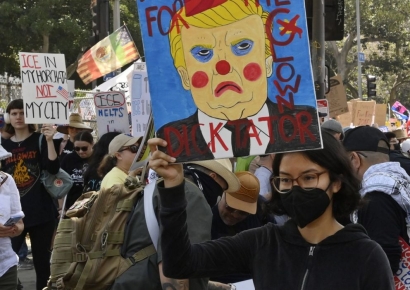 "취임 150일 앞둔 트럼프…미국인 과반수 부정 평가"