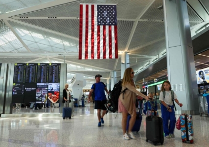 "휴가 때 해외여행은 무슨, 차로 근처나 다녀오자"…지갑 닫는 美소비자