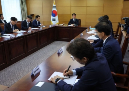 '청문회 前' 김민석, 민생 광폭행보…野 '채무·학위 의혹' 사퇴 압박