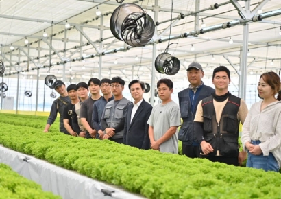 충남 귀농 청년, 스마트팜으로 1년만에 1.5억원 벌어