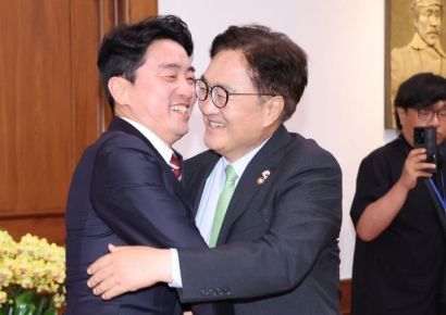 우원식-강훈식, 입법·행정부 협력 강조…"민생 추경 신속 통과해야"
