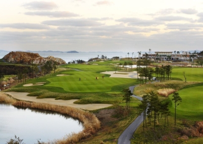 꽈배기 4000원·두배 비싼 '리무진 카트'…"너무 하잖아"[선 넘은 韓 골프장]