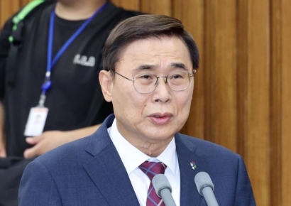 [포토] 이종석 국정원장 후보자 "국익 중심 실용외교 성공 뒷받침"