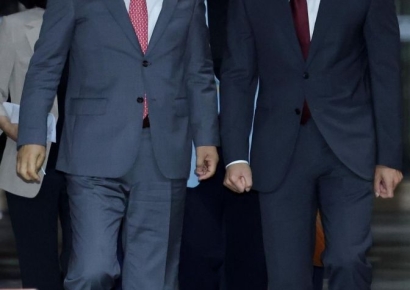 [포토] 대화하는 국민의힘 지도부