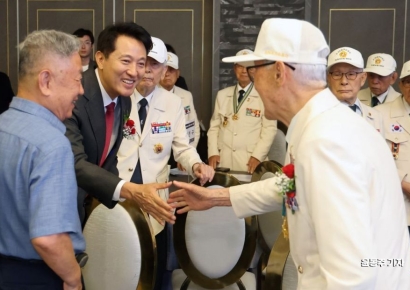 [포토] 6.25 참전용사 만나는 오세훈 시장
