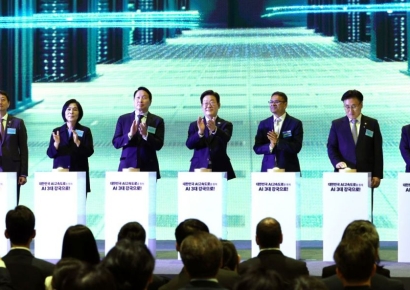 AI 3대 강국 공약 시동…李 대통령, 울산 AI 데이터센터서 산업 전략 첫 행보