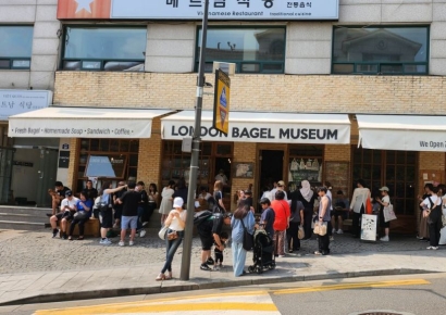 "비싸도 막 담아요"…대기 3시간에도 MZ·외국인 '바글바글' 런던베이글[빵값의 비밀]
