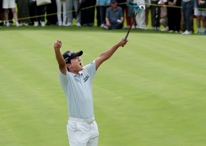 옥태훈, 국내 투어 첫 우승 환호