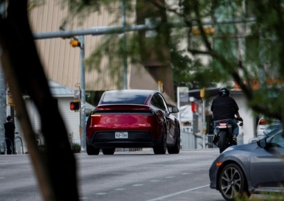 머스크, 로보택시 오스틴서 운영 시작…요금 4.2달러