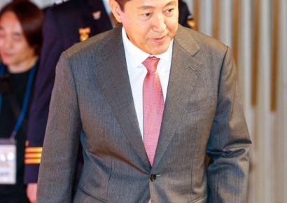 [포토] 행사장 들어서는 오세훈 서울시장