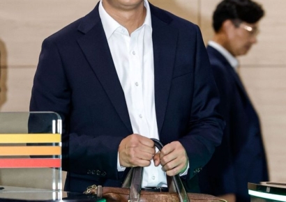 [포토] 인사청문 준비 사무실 도착한 배경훈 과기부 장관 후보자