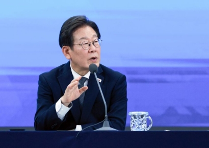 이재명 대통령 "지방에 더 투자해야…소비쿠폰도 수도권 멀수록 시범 지원"