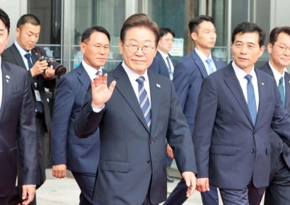 [폴폴뉴스] 李대통령 국정 지지율 53.5%…민주 47.2·국힘 35.9%