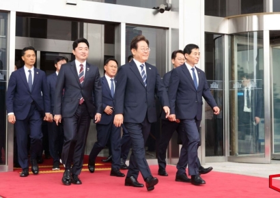 [포토] 국회 나서는 이재명 대통령