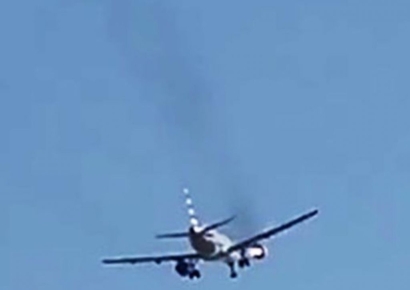 "비행기 엔진서 불꽃·연기 '아찔'"…긴급 회항한 에어버스 여객기