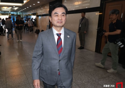 [포토] 출근하는 안규백 장관 후보자