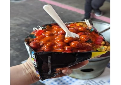 '옥수수칩에 양녑 찹찹' 그 과자가 이거였어?…대기업의 맛, 한 나라 문화가 되다[맛있는 이야기]