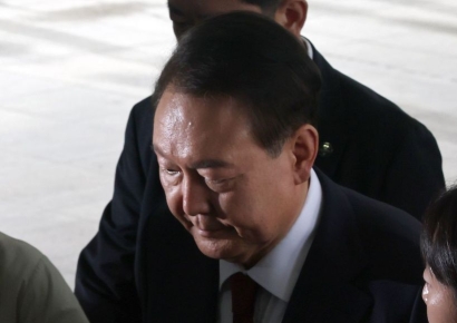 [속보] 내란특검 "尹 오전 조사 종료…체포방해 마무리되면 국무회의·외환 조사"