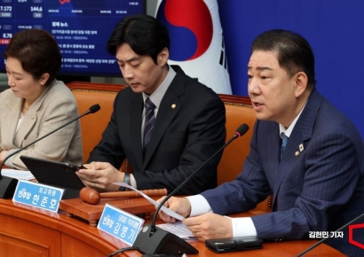 [포토] 김병기 "민생 방해 세력과 전면전…추경·총리 인준 신속 처리"