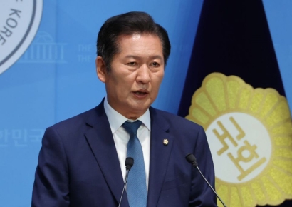 라디오 나간 정청래 "박차고 나오려 했지만"…무슨 일?