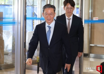 [포토] 출근하는 정성호 법무부 장관 후보자