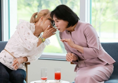 조수미, 김혜경 여사에 "떨려, 손 줘봐"…무슨 사이길래
