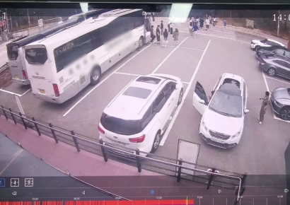 화장실만 쓰고 카페 떠난 단체버스 2대…"대학측이 사과, 앙금 풀어"