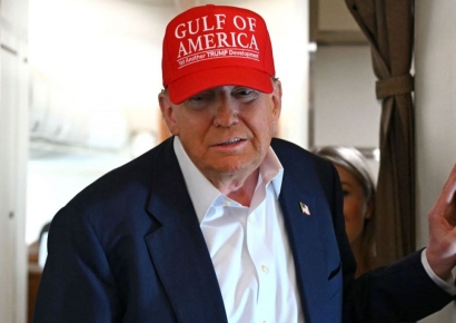 트럼프, '법안 반대' 머스크 추방 질문에 "살펴보겠다"