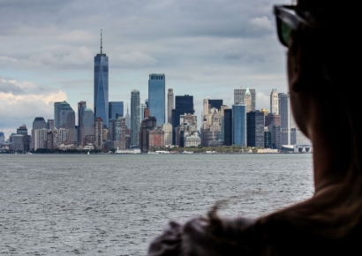 "연말 미국여행, 언제 환전해요?" 하반기 환율 '더 내린다' 베팅[실전재테크]