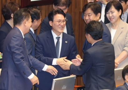 김민석 총리 인준안, 국힘 불참 속 본회의 통과…金 "새벽총리 되겠다"