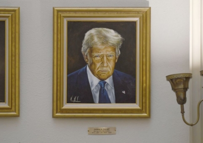 "없는 것이 훨씬 낫겠다" 노골적 불만 드러낸 트럼프, 결국 초상화 교체