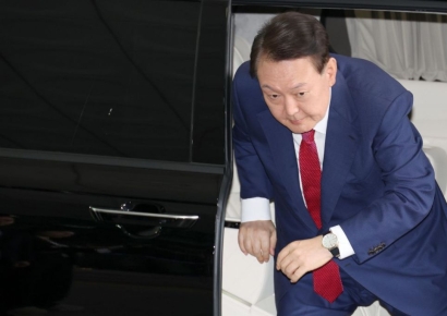 尹측 "특검 기소, 짜맞추기식 수사 귀결…법정서 진실 증명"