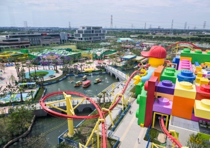 '세계 최대' 상하이 레고랜드, 정식 개장…흥행은 '불투명'