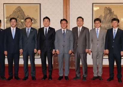 李정부 첫 고위당정협의회…"당정은 한 몸, 내란극복·경제회복 운명 공동체"