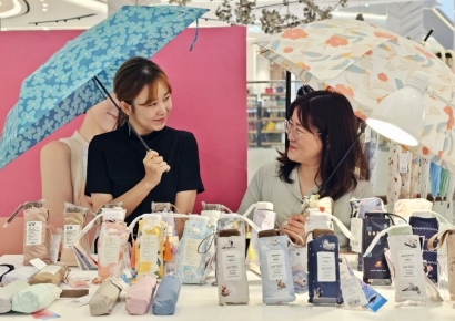 신세계 센텀시티, “무더위 필수템 패션 양산 마련하세요”