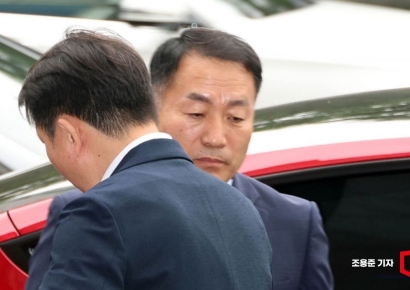 [포토] 특검 사무실 출석하는 김계환